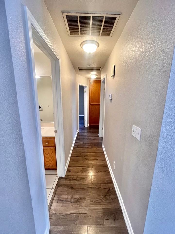 2223 San Luis St - Photo 7 of 21