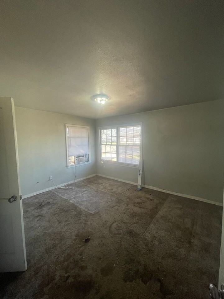 1433 N Mockingbird Ln - Photo 3 of 7