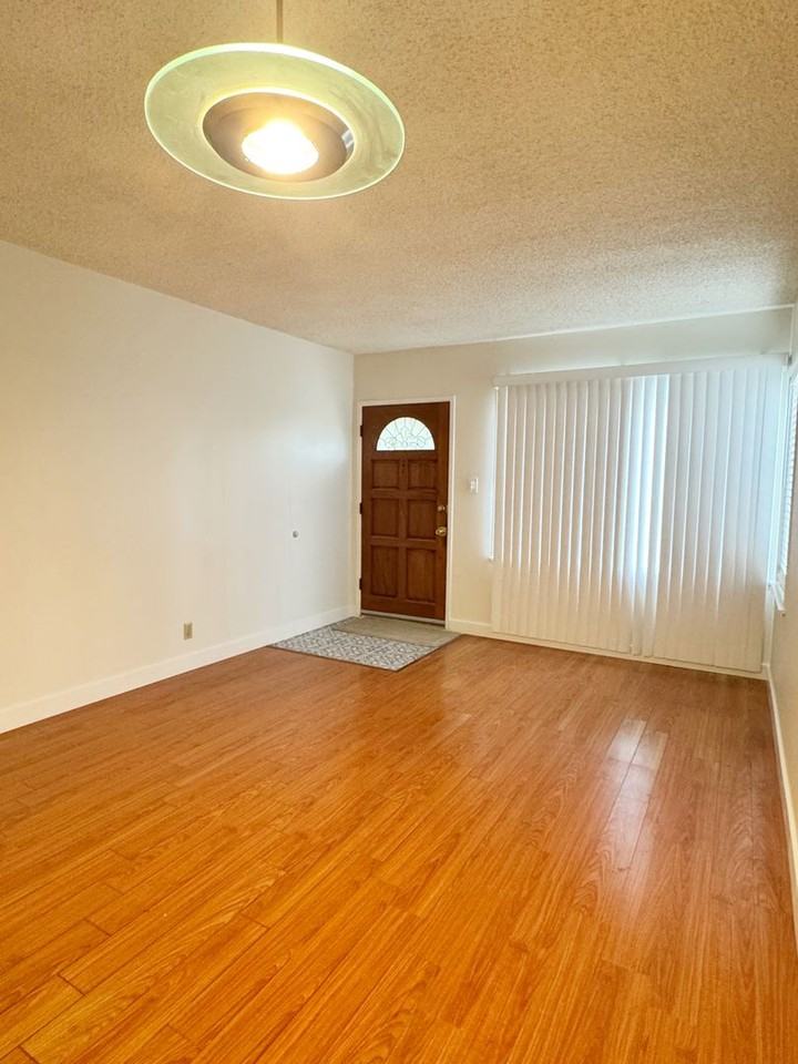 11248 Foster Rd - Photo 2 of 17