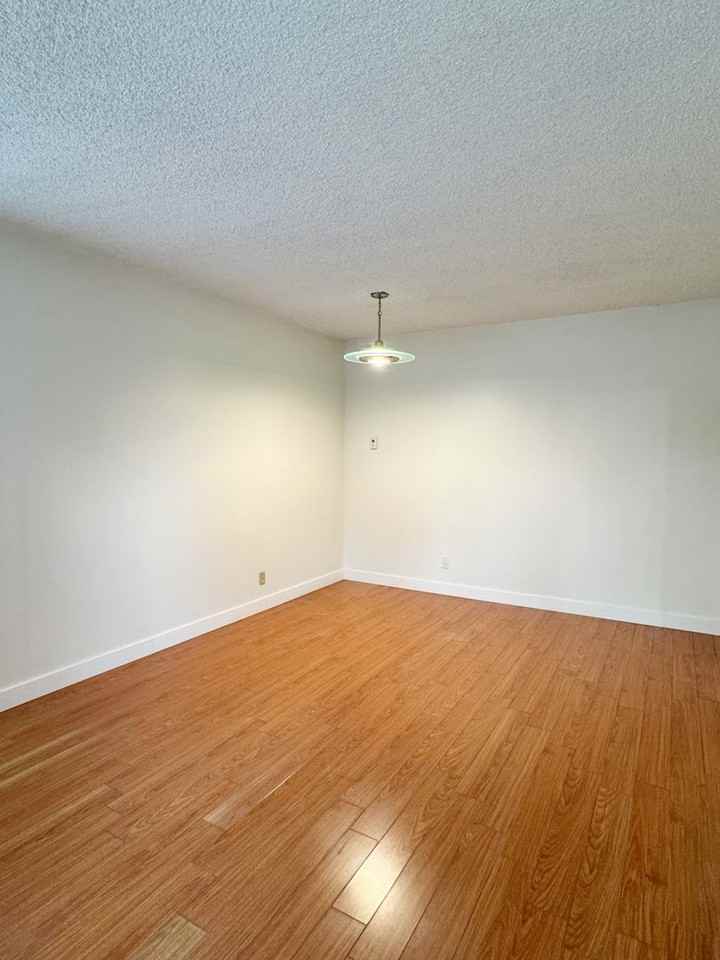 11248 Foster Rd - Photo 3 of 17