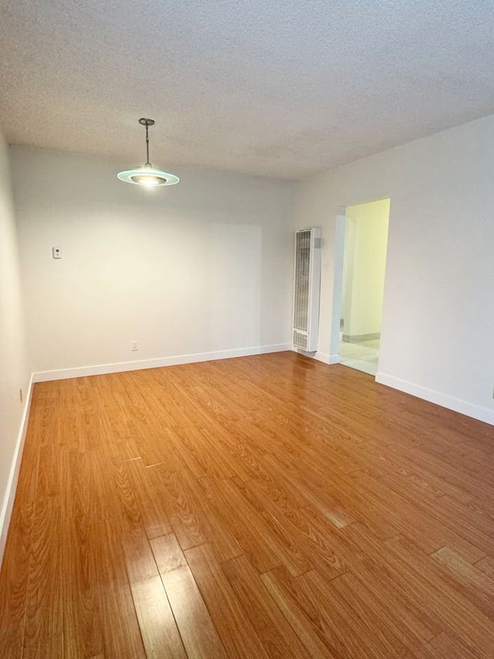 11248 Foster Rd - Photo 4 of 17