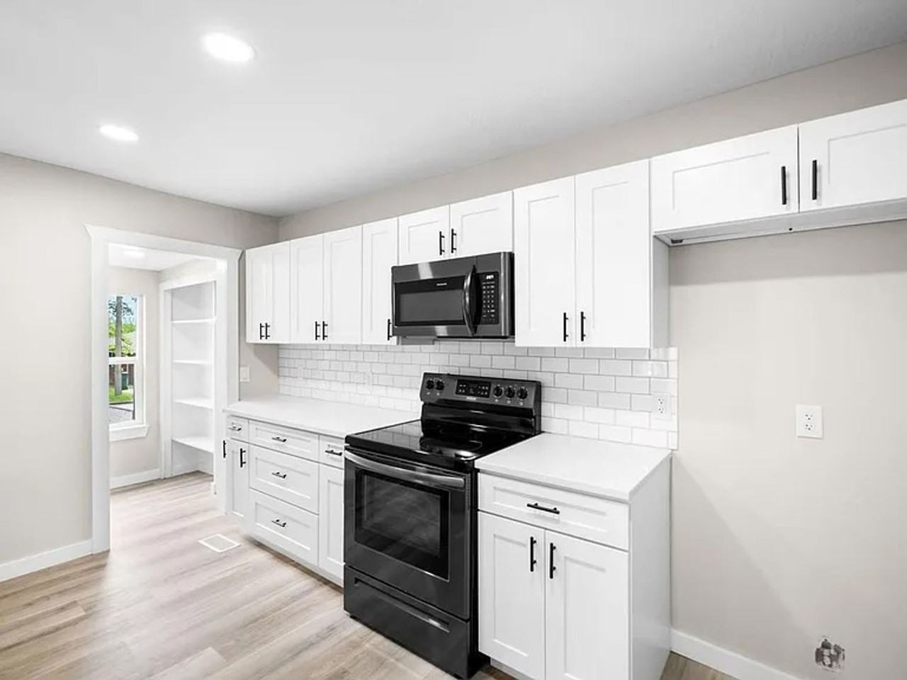 305 N Pike Ave - Photo 5 of 26