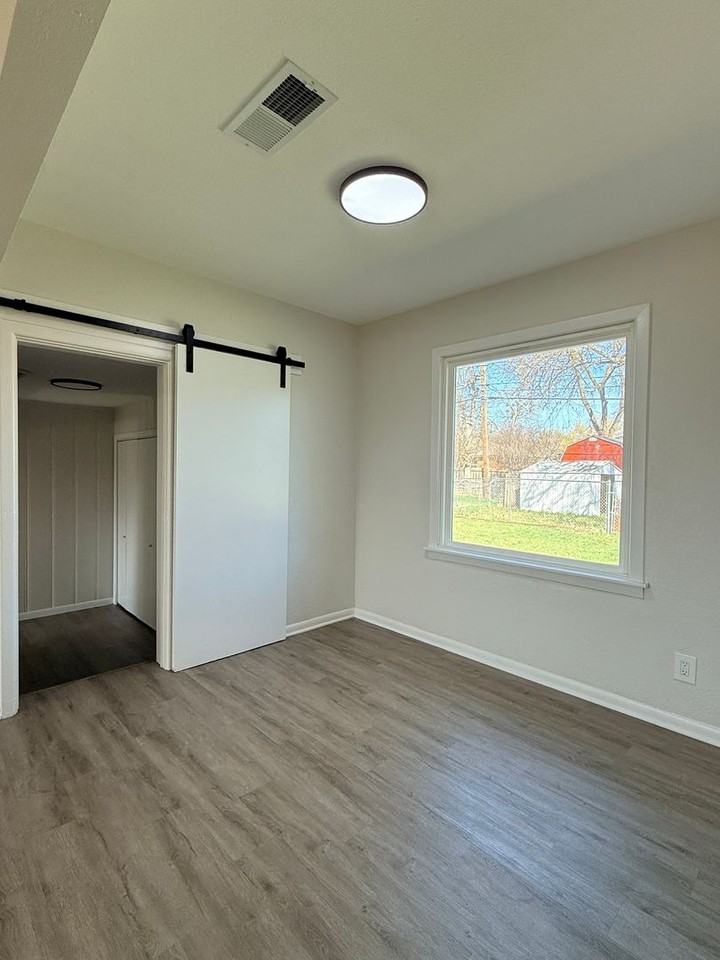 4116 Hughes Dr - Photo 5 of 23