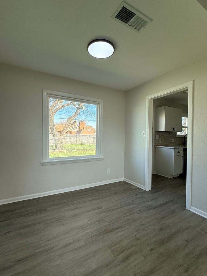 4116 Hughes Dr - Photo 6 of 23