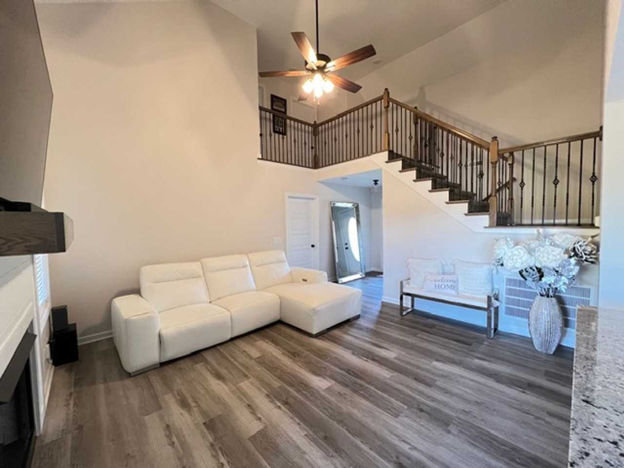 1605 Gramham Ln - Photo 2 of 39