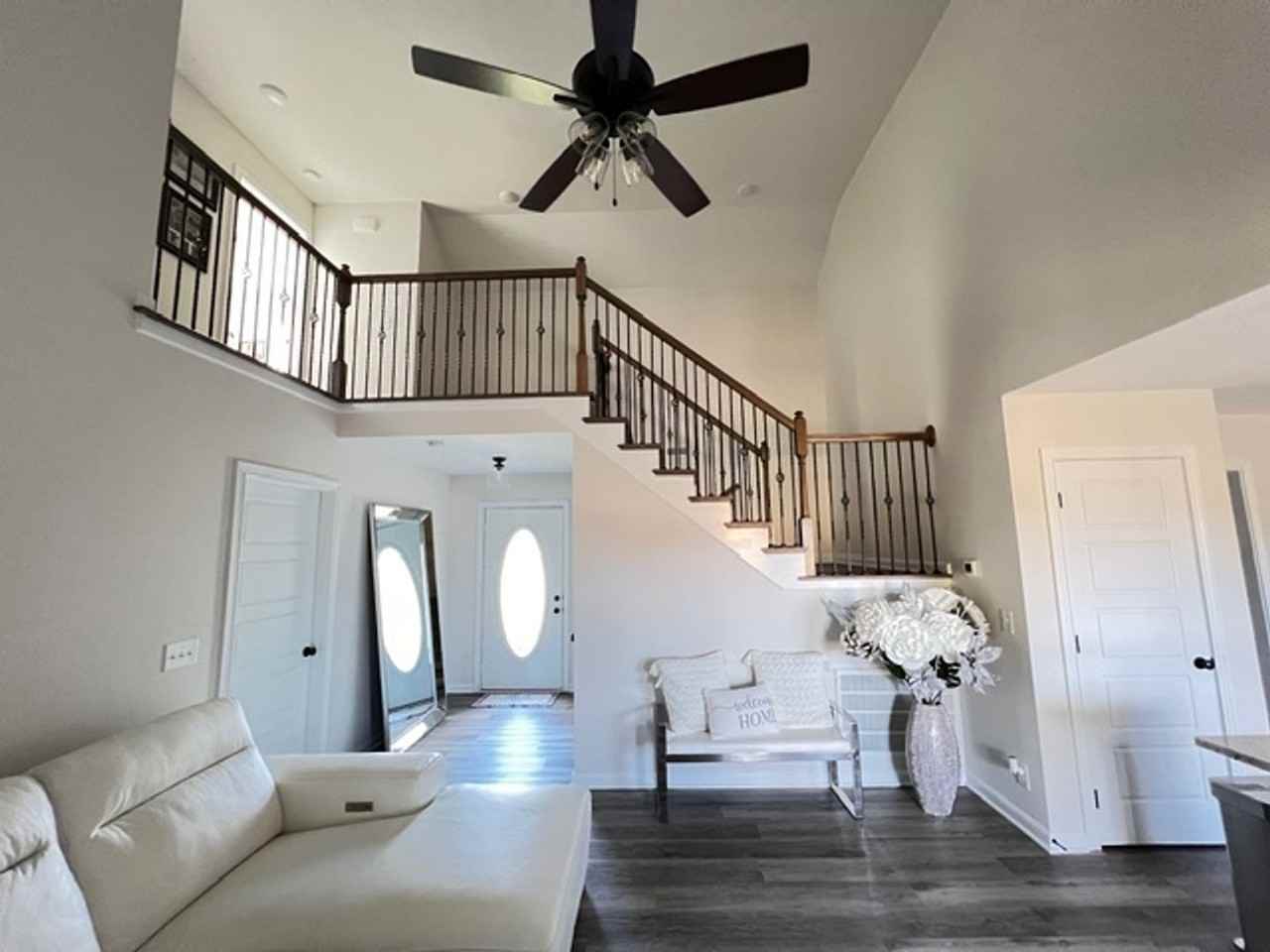 1605 Gramham Ln - Photo 3 of 39