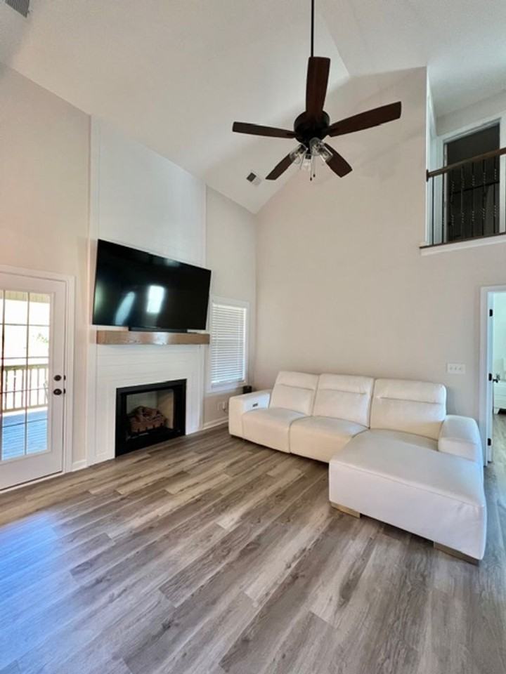 1605 Gramham Ln - Photo 6 of 39