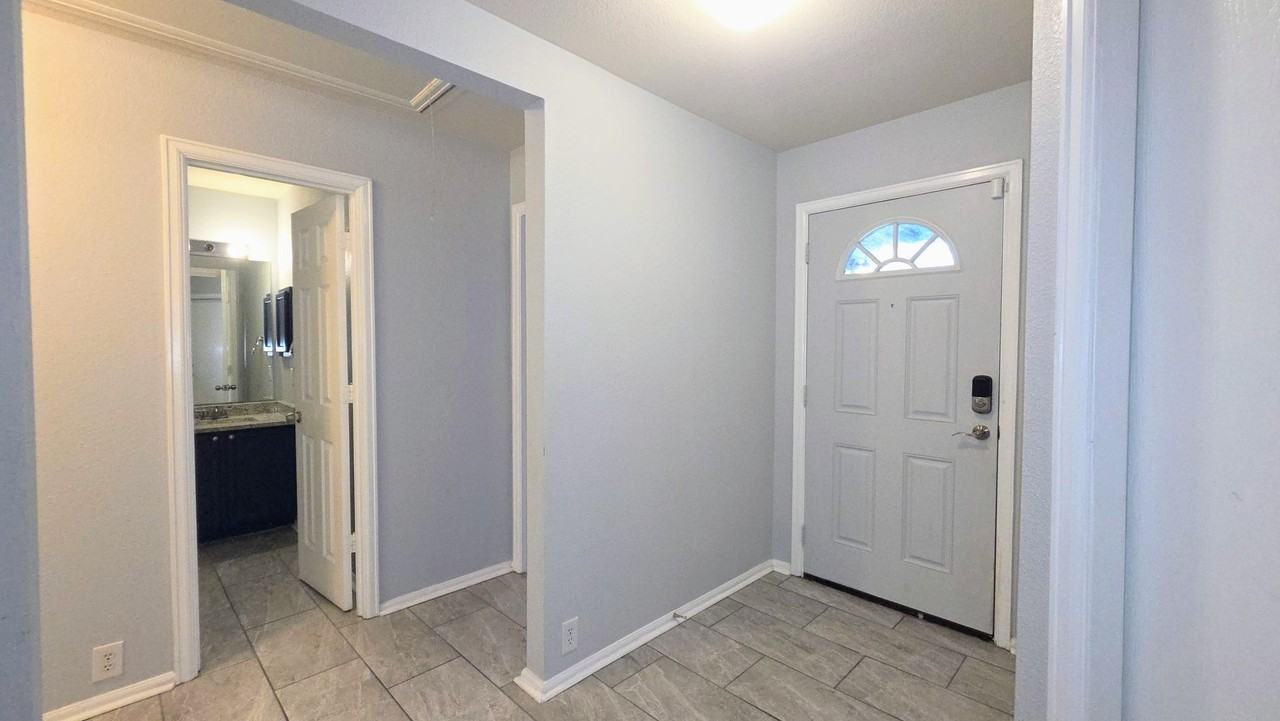 1919 Wormack Way - Photo 2 of 20