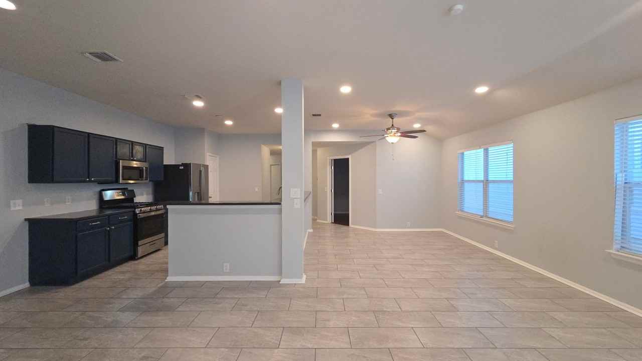 1919 Wormack Way - Photo 5 of 20