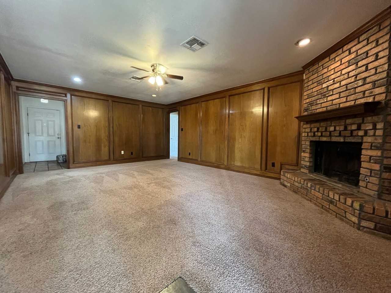 3321 Colquitt Rd - Photo 5 of 46