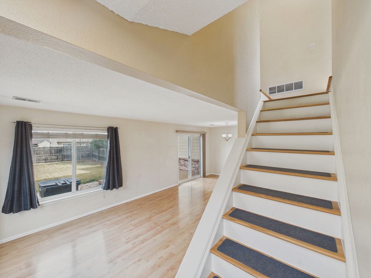 12610 Elm St - Photo 2 of 26