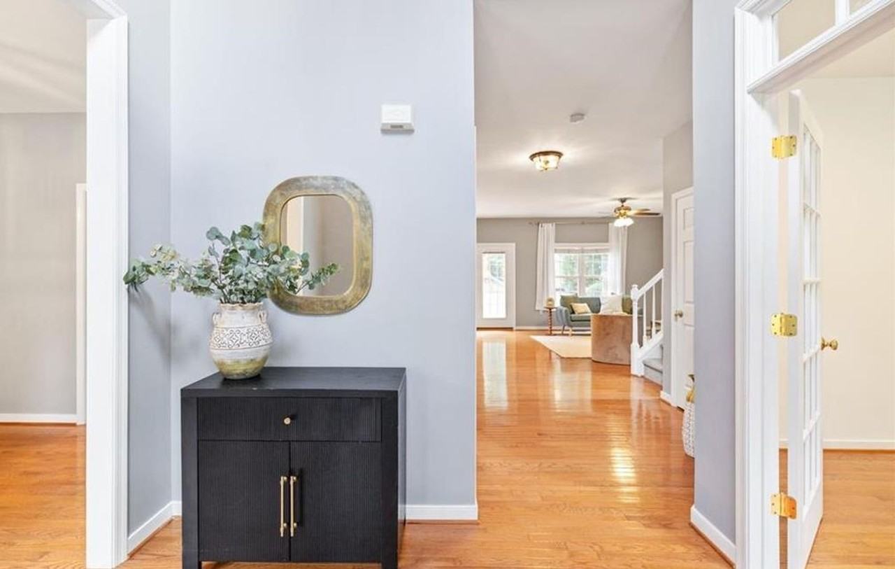 1937 Bantry Dr - Photo 4 of 28