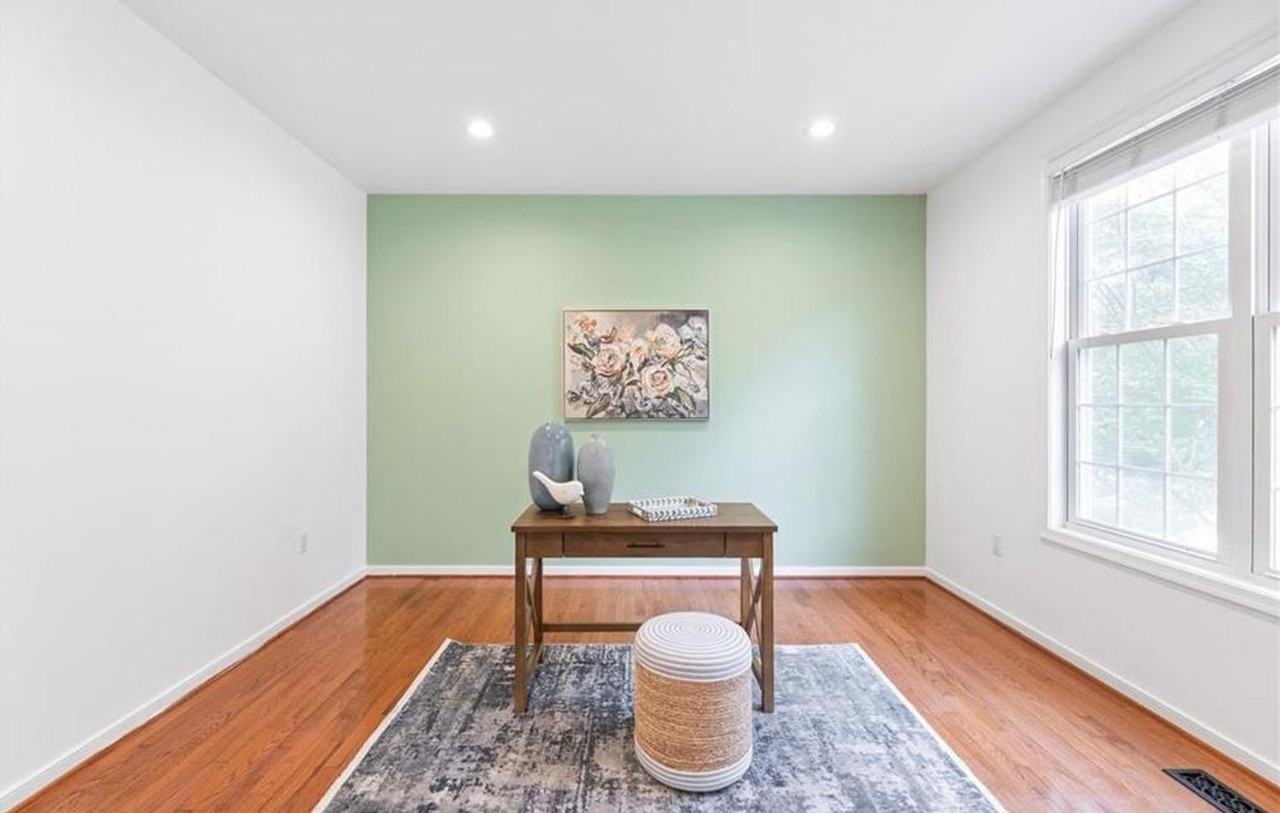 1937 Bantry Dr - Photo 5 of 28