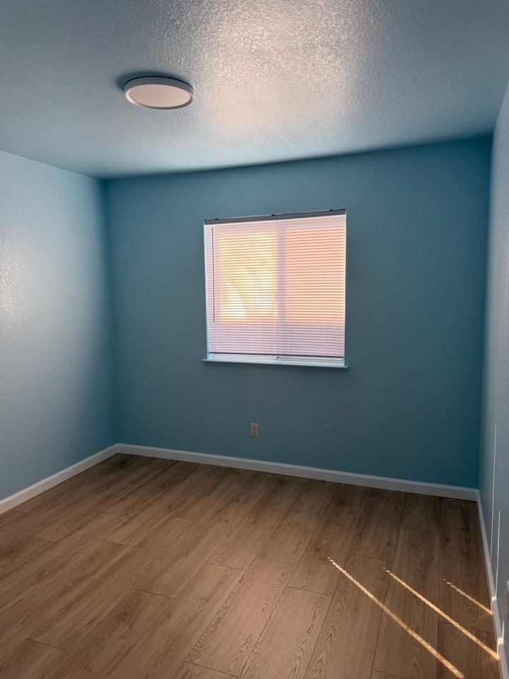 8170 Derbyshire Cir - Photo 3 of 8