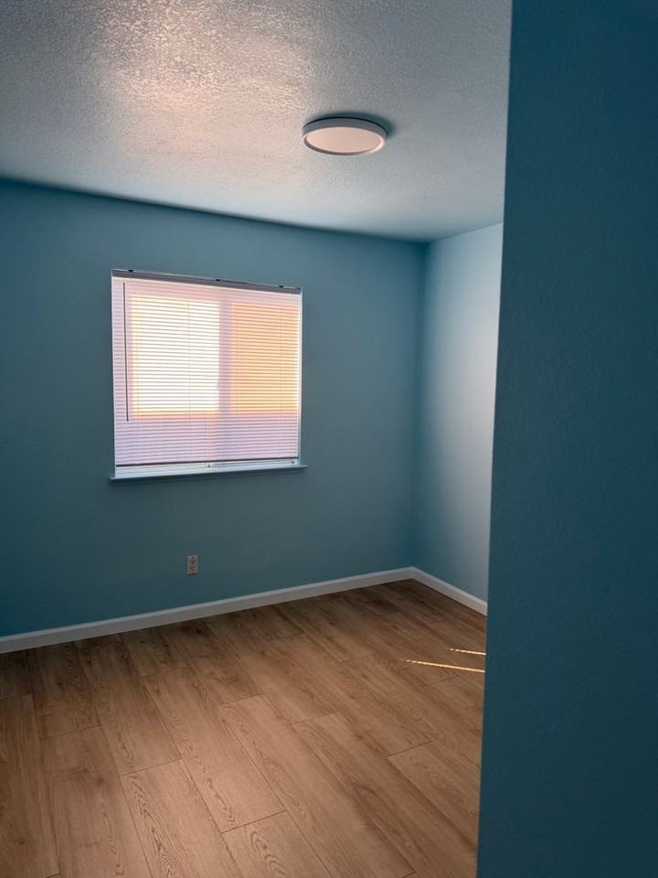 8170 Derbyshire Cir - Photo 4 of 8