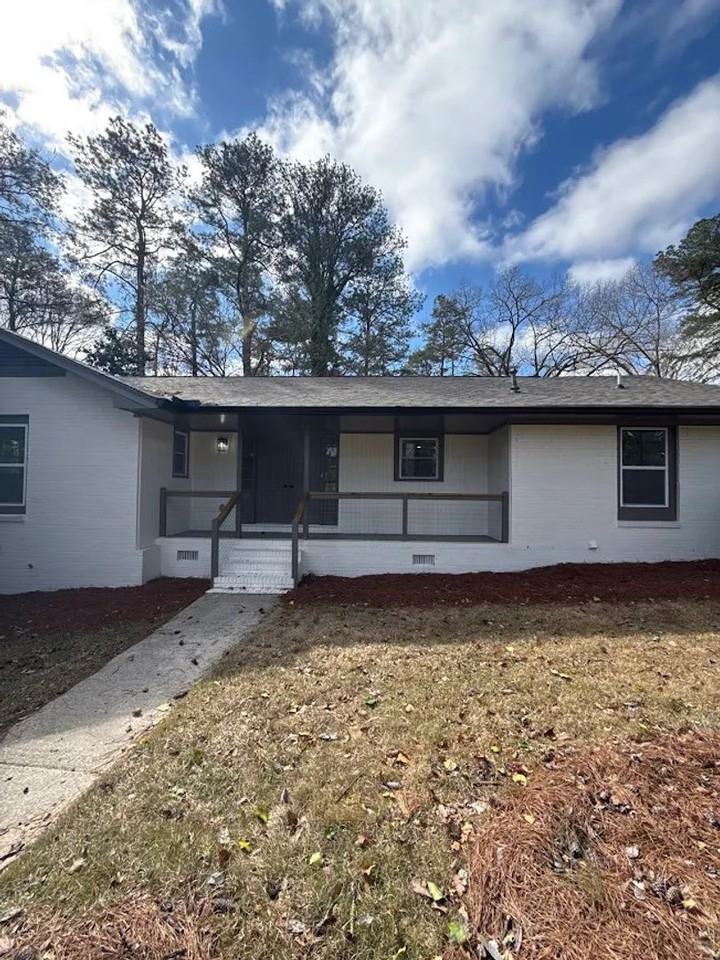 4365 Langdon Dr - Photo 3 of 16