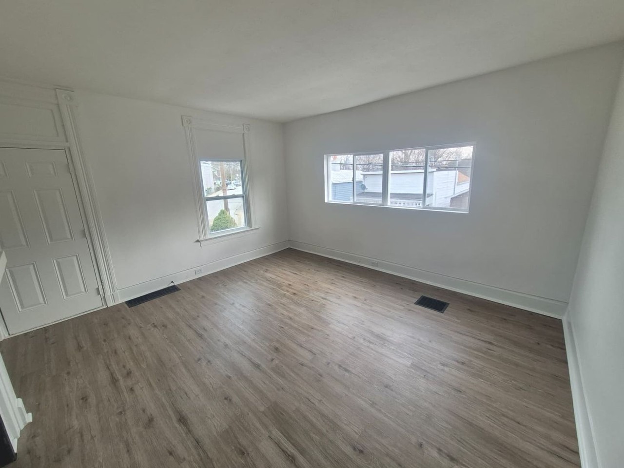 1327 Parkway Ave - Photo 3 of 21