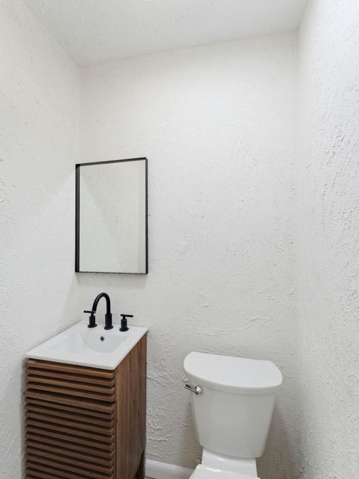 921 Pasadena Dr - Photo 5 of 26