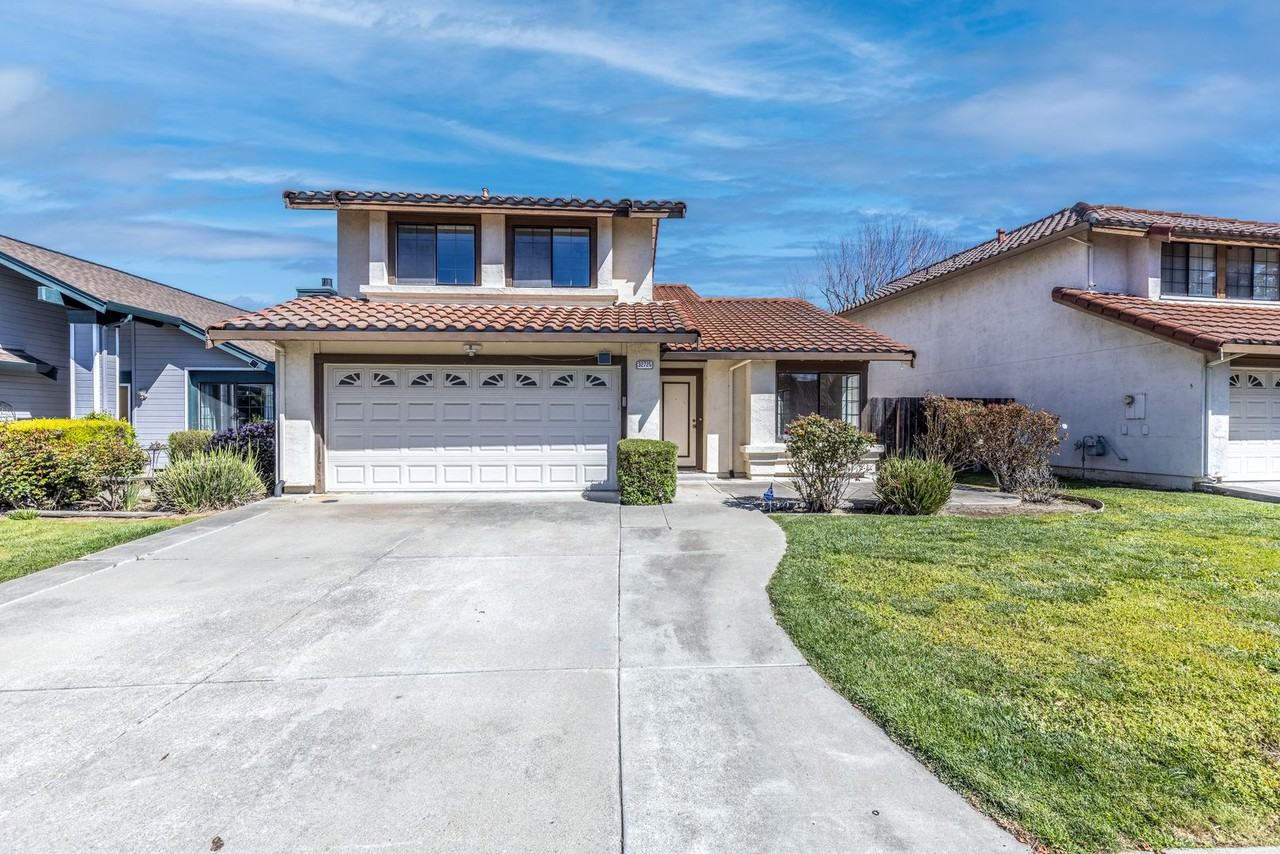 32725 Hilmar St - Photo 2 of 40