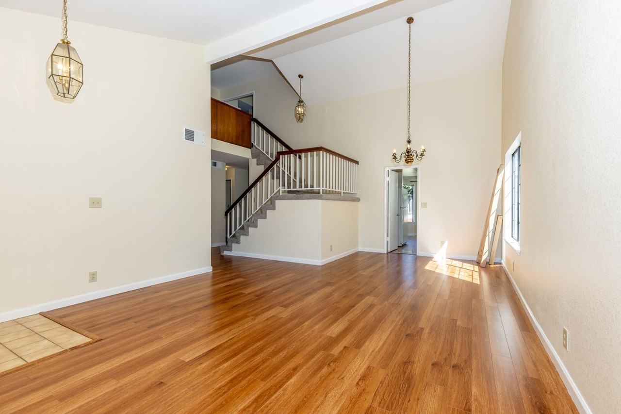 32725 Hilmar St - Photo 7 of 40