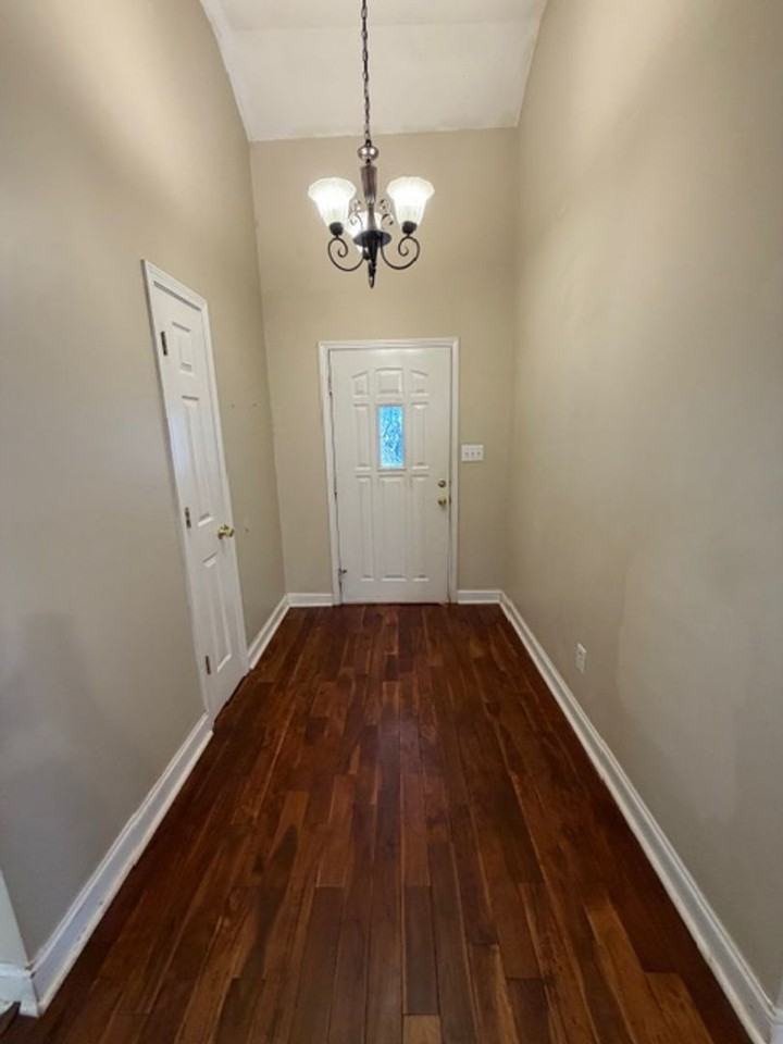 200 Chipper St - Photo 2 of 28