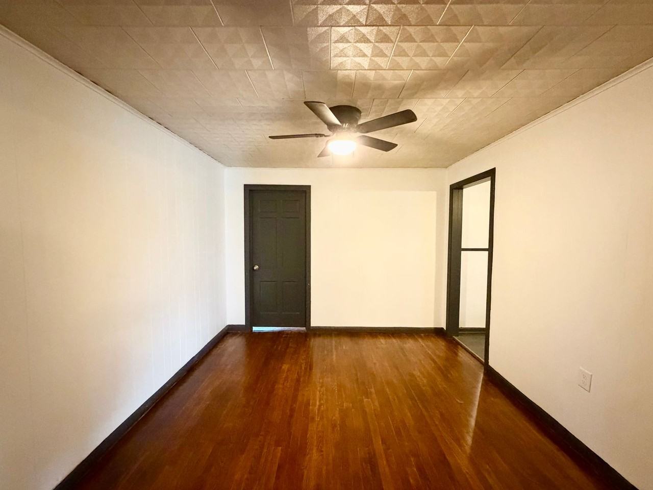 1319 Tabor St - Photo 4 of 14