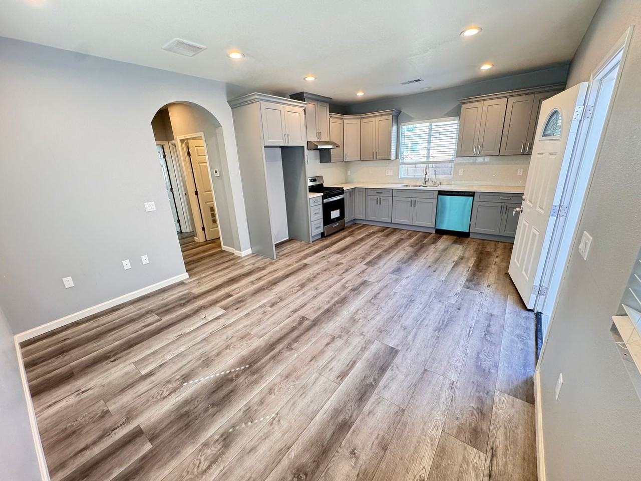 11245 Fulmer Dr - Photo 3 of 13