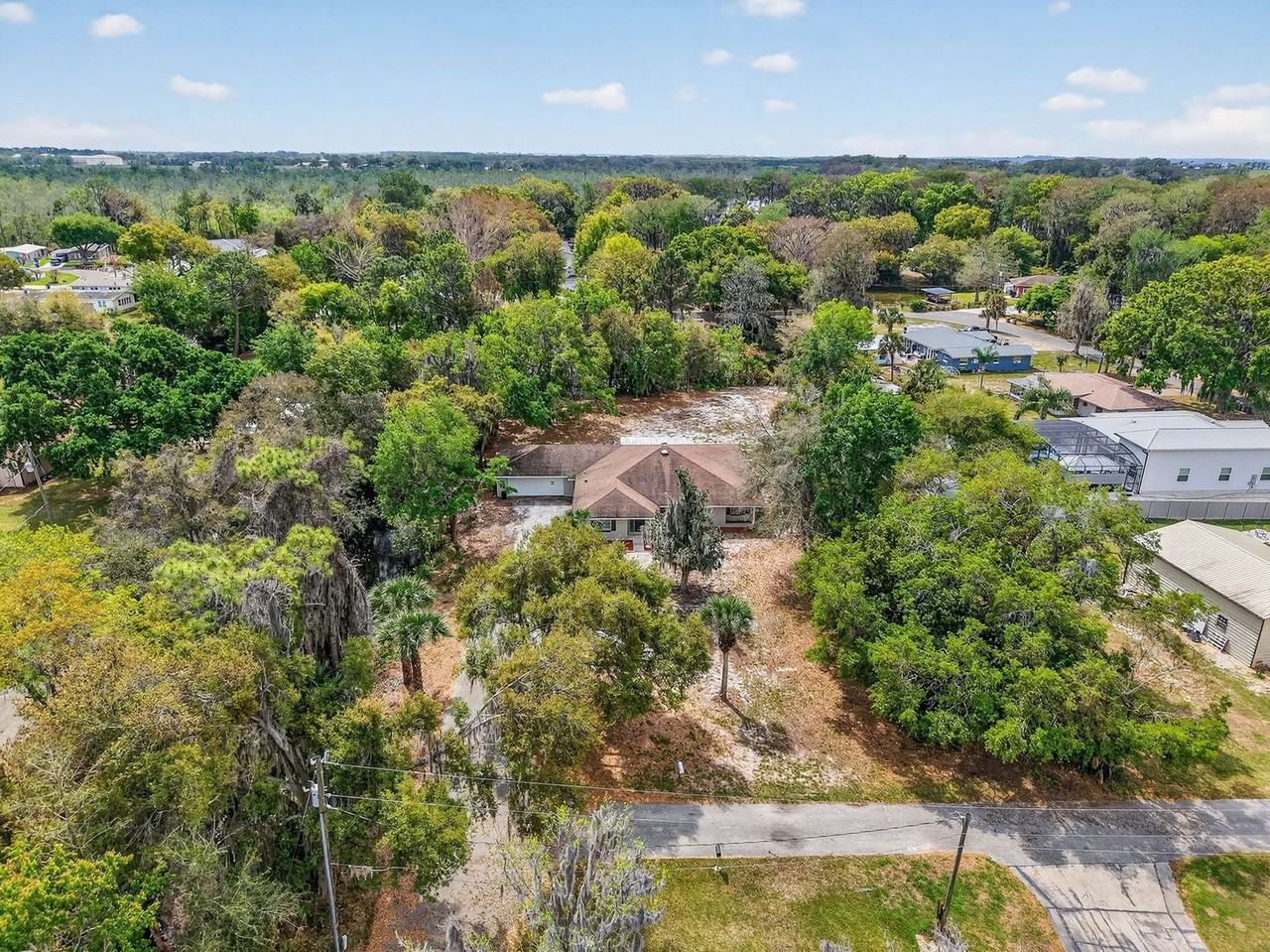 11426 Palmetto Dr - Photo 7 of 39