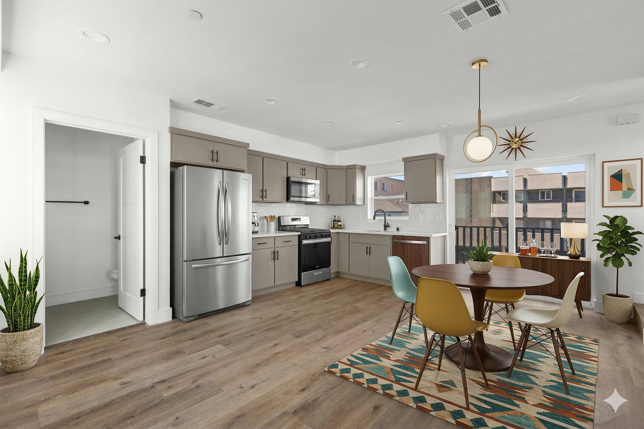 860 860 N Hudson - Photo 3 of 22