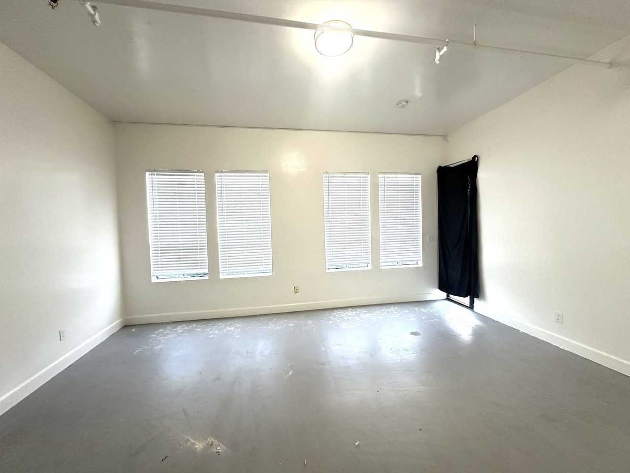 2877 Chapman St - Photo 5 of 20