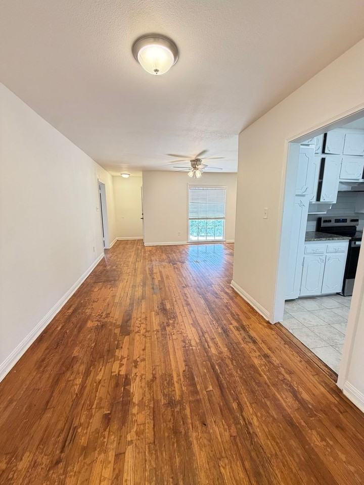 6308 Malvey Ave - Photo 4 of 16