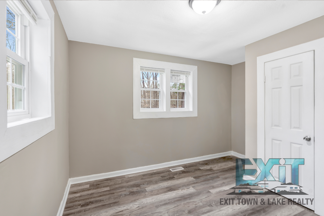 55 Cottage Ln - Photo 6 of 26