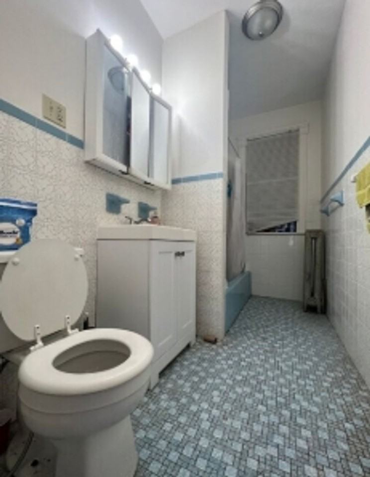 2005 Beacon St - Photo 4 of 8