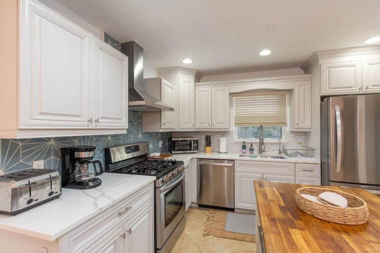 327 Dartmouth Dr - Photo 2 of 27