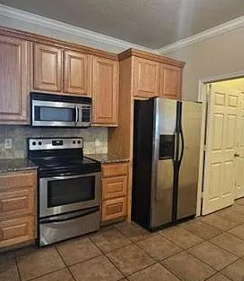 2528 S 3rd St - Photo 2 of 19