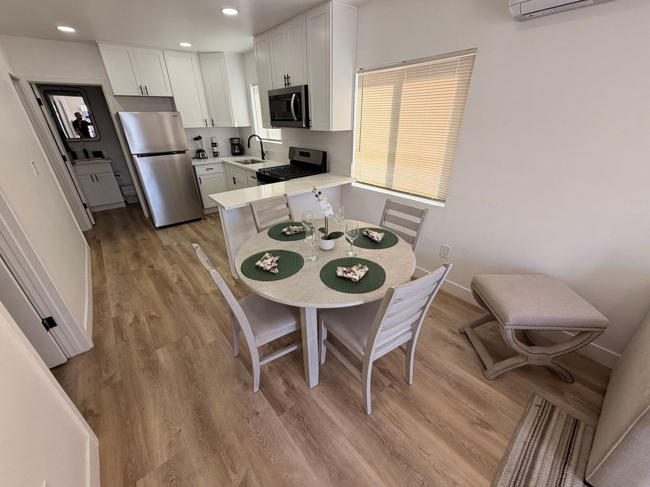 1830-36 Newton Ave. - Photo 4 of 32