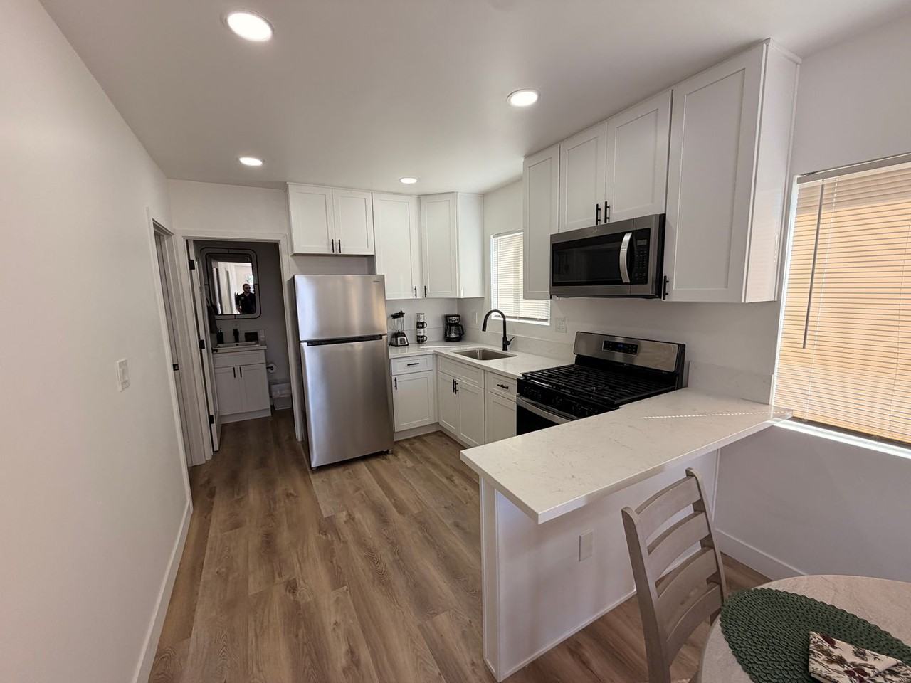 1830-36 Newton Ave. - Photo 5 of 32