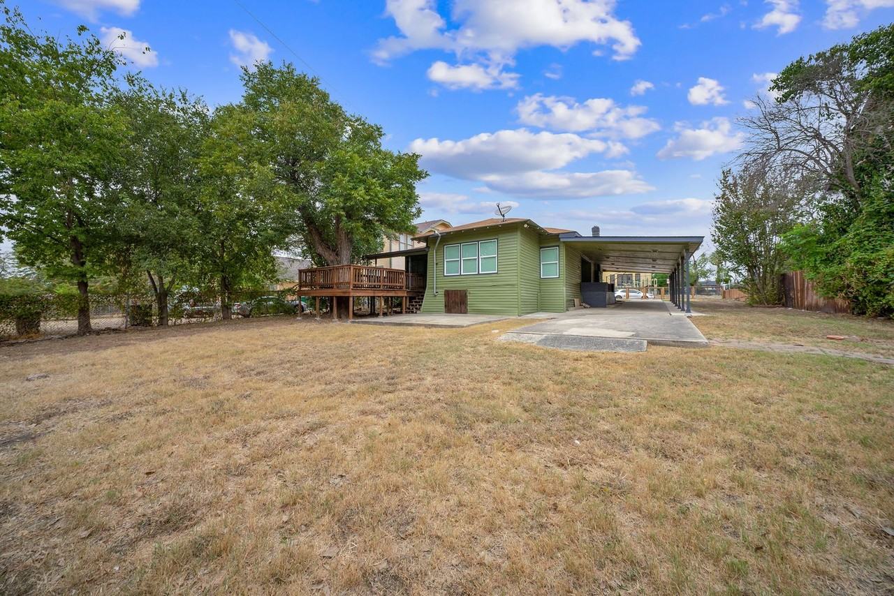 636 Rigsby Ave - Photo 2 of 17