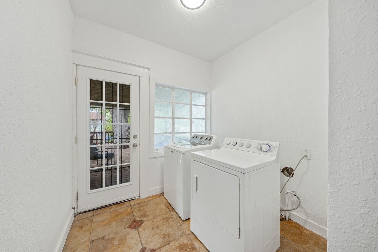 636 Rigsby Ave - Photo 6 of 17