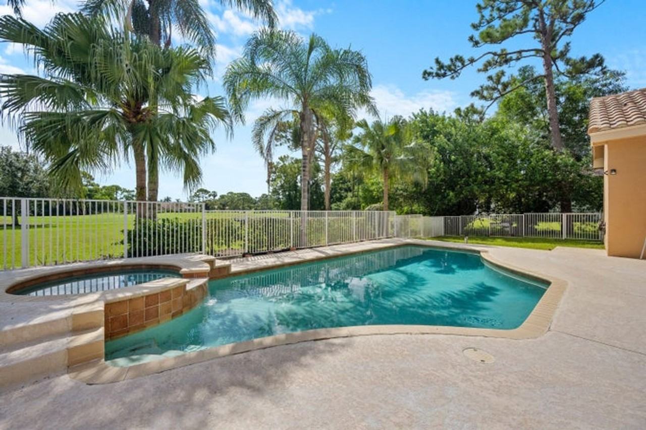 8738 Marlamoor Ln - Photo 3 of 29