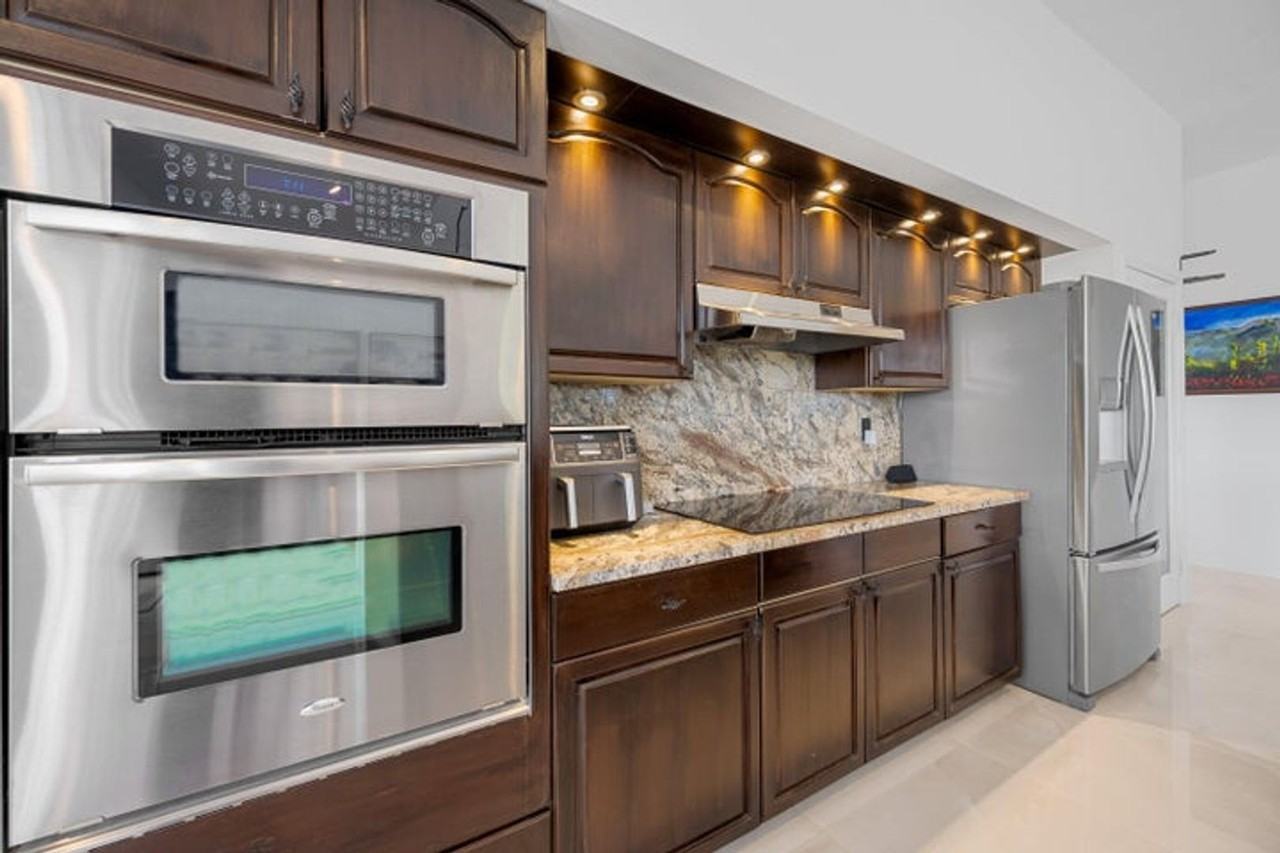 8738 Marlamoor Ln - Photo 4 of 29