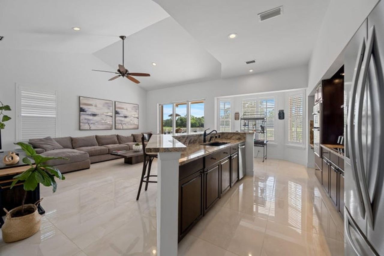 8738 Marlamoor Ln - Photo 5 of 29