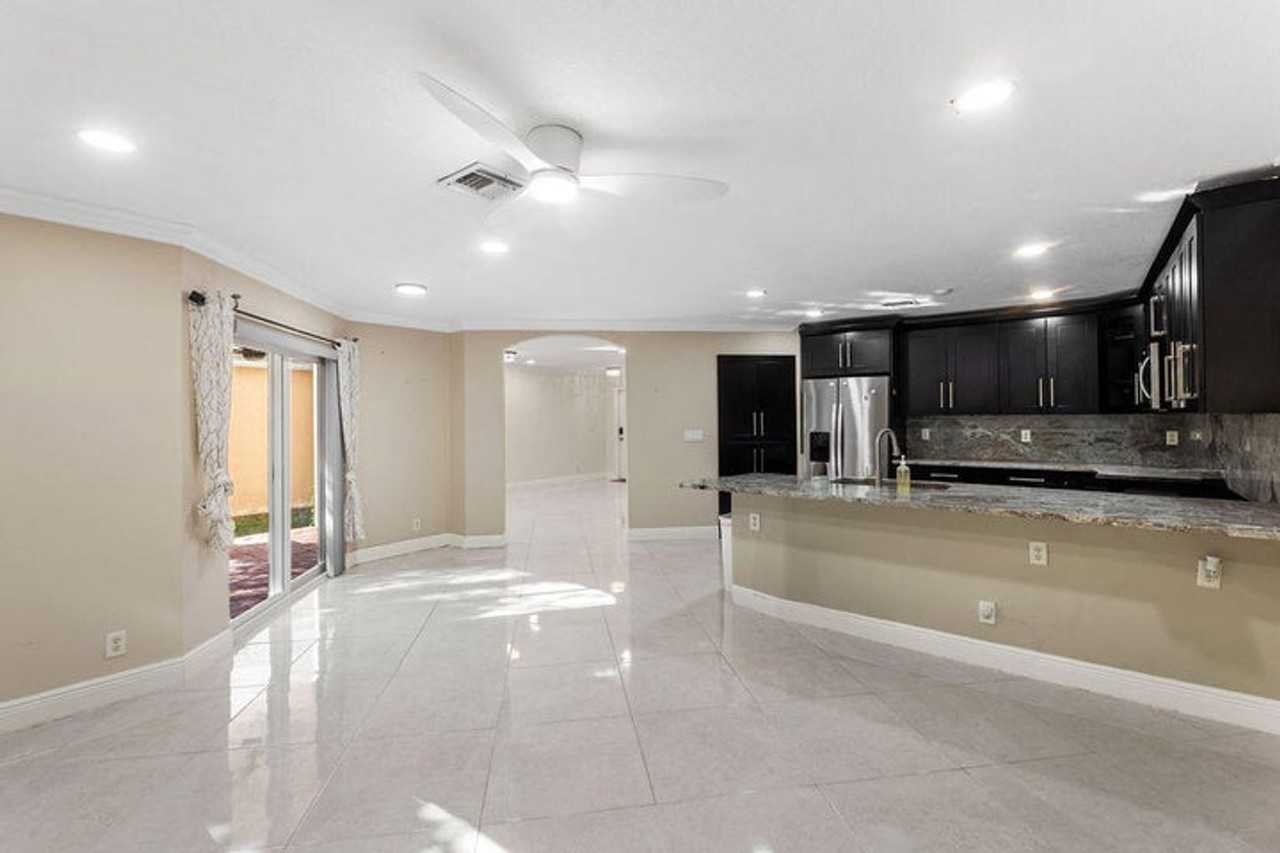 6384 Adriatic Way - Photo 2 of 21