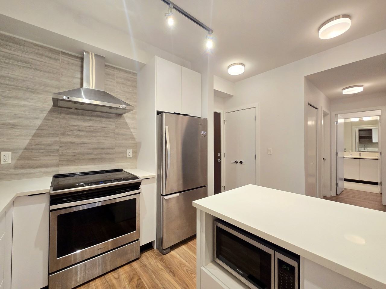 5355 Lane Street - Photo 7 of 17