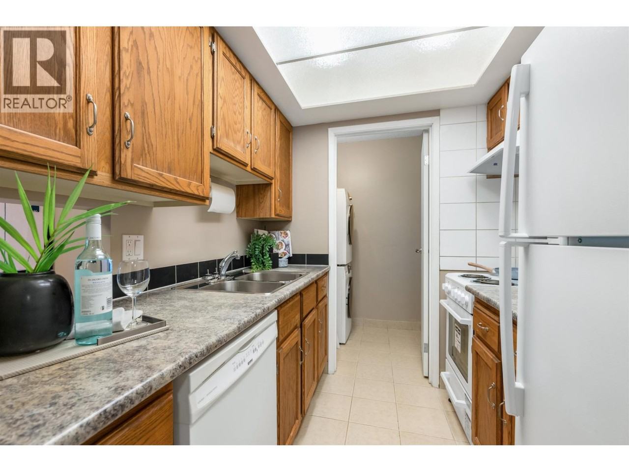 6595 Willingdon Avenue #608 - Photo 3 of 9