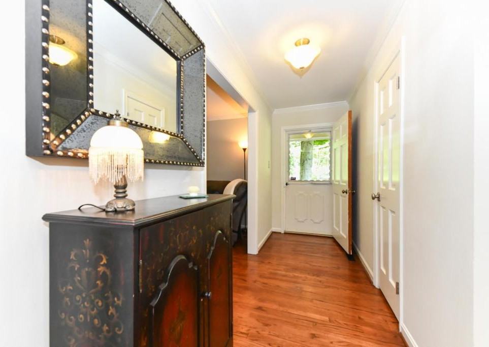 4801 Sweetbriar Rd - Photo 5 of 33