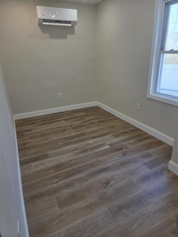 58 Downing St - Photo 6 of 34