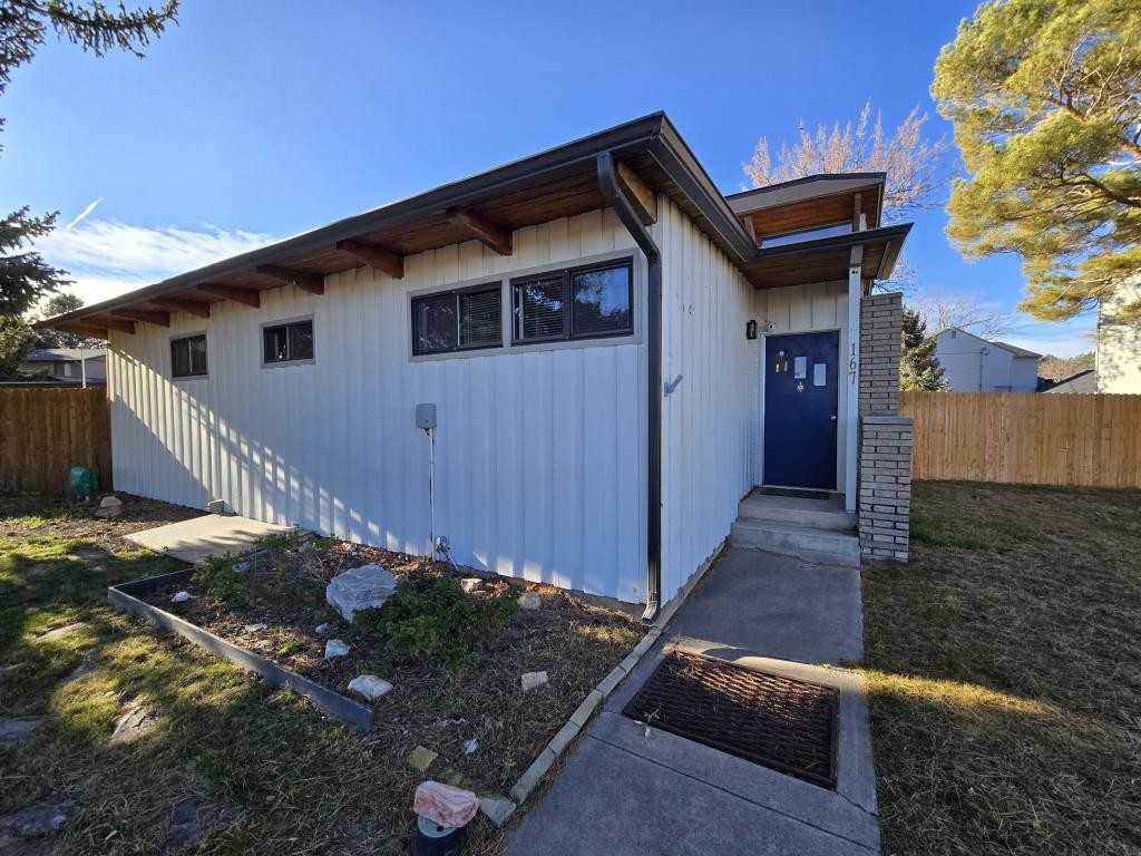 167 Robbins Ave - Photo 2 of 17