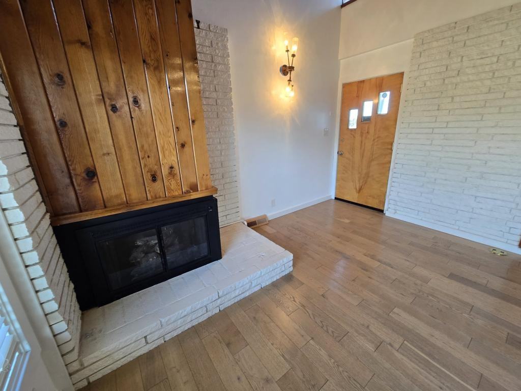 167 Robbins Ave - Photo 4 of 17