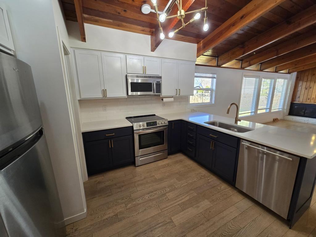 167 Robbins Ave - Photo 7 of 17